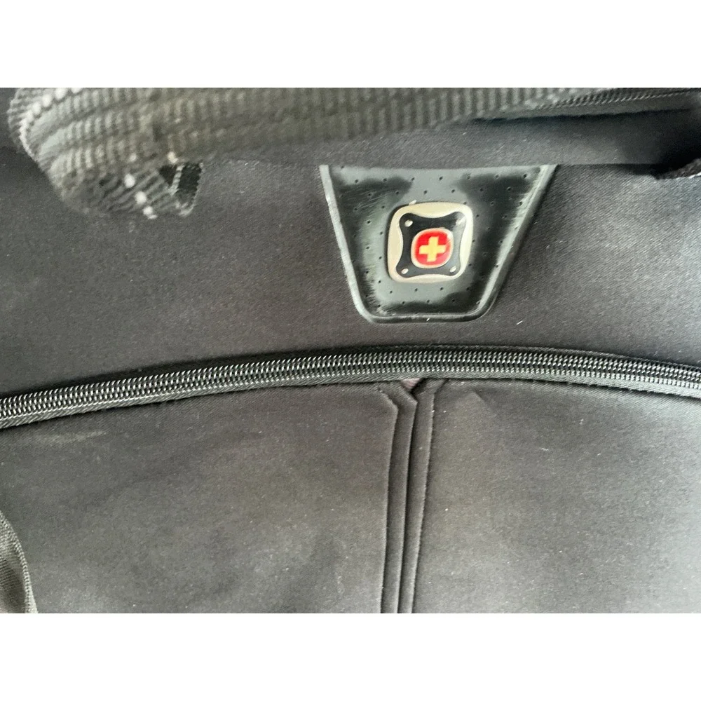 SwissGear Laptop Messenger Bag Black Burgundy Padded Shoulder Strap Office Travl